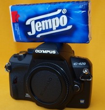 Olympus E-420 nur Body + Zubehörpaket sehr guter Zustand  +nur 1760 Auslösungen+