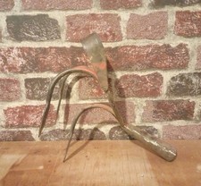 Grubber 3-armig, Wolf Gera Hacke Kralle Gartenarbeit Eisen 3 Zinken DDR