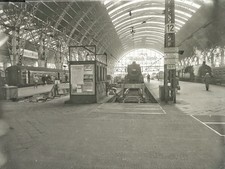 ~1958 Glas Neg.Frankfurt Hbf  BR 01 083 - Stgt.-Karlsruhe Gleis 12 um 18.47 Uhr 