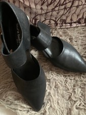 Tolle Designer Schuhe( ital.)schwarz/spitze Form/Leder Gr.41 von Laura Bellariva