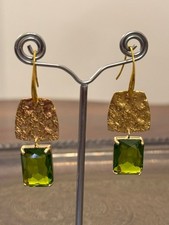 Ohrringe aus Bronze, grüner