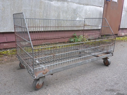 Alter gitterkorb wagen mit - gitterkorb,
