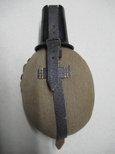 Feldflasche. Trinkflasche