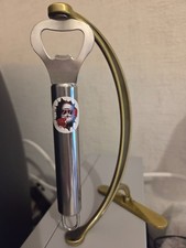 Schwebender  Flaschenöffner