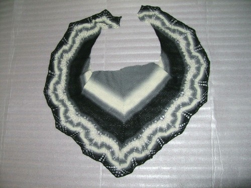 Handgestricktes dreieckstuch - ,