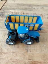 SIKU New Holland T9.560 Traktor mit Silagewagen