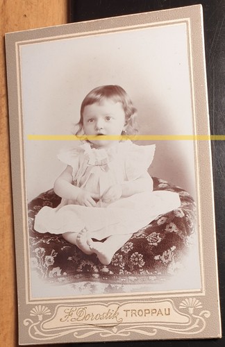 Sitting little child - sitting,