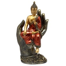 Goldener Thai-Buddha mit rotem