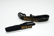 Zwei originale Kameratragegurte Schultergurte Trageriemen Nikon mit Schriftzug