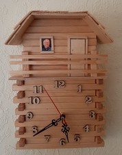 Balkonuhr mit Quarzuhrwerk. Bild im Fenster austauschbar