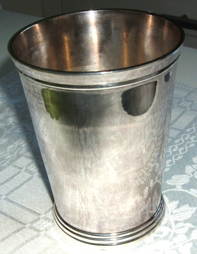 Versilberter becher von - becher,