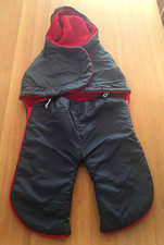 MAXI COSY Anzug Fußsack schwarz+rot innen Fleece für Buggy