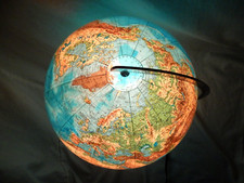 Schöner beleuchteter Glas