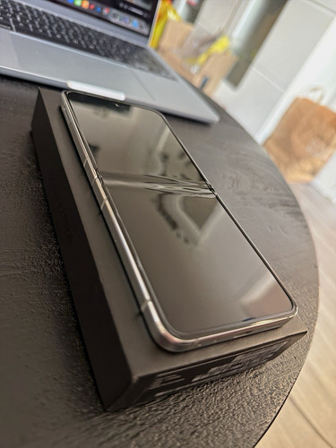 Samsung galaxy flip5 - z,
