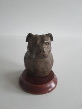Douglas Gray Skulptur Staff Bull Terrier Kunstmasse Bronzeoptik signiert RAR !!!
