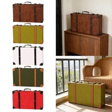 Antike Koffer-Tischdekoration