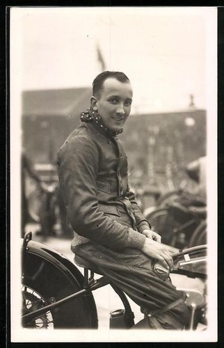 Foto motorrad mit fahrer - foto-ak,