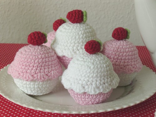 Gehäkeltes törtchen cupcake - gehäkeltes,