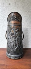 Antike Schirmständer / Dekorative Vase aus Metall mit Relief, ca. 49 cm
