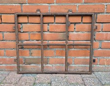 schönes altes Gusseisen Fenster / antikes Stallfenster mit natürlicher Patina !