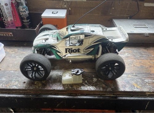 Schumacher riot x18 nitro - nitro, rc