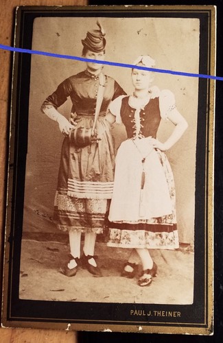 Frau mädchen tracht - &,