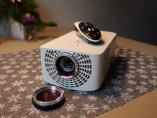 LG Largo Minibeamer PF1500 +