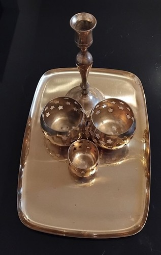 Metallkerzenhalter auf einem - 4,