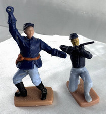 2 Plasty "Soldaten" Vintage