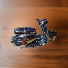 Spardose • Lambretta Style Motorroller • Keramik mit silberfarbig  Bekleidung.