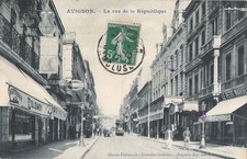 84 Avignon, la rue de la