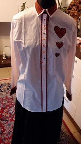 Bluse mit rotem caro - mit,