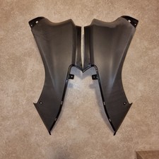 UNTER SITZ VERKLEIDUNG -