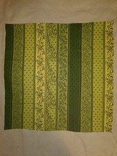 Blumen Ranken Stoffrest grün Nähen, Patchwork, Quilten, Kissen etc.