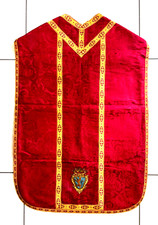 Antike rote römische Kasel