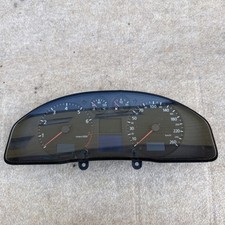 Audi A4 S4 B5 8D 1998 Benzin Geschwindigkeitsmesser Cockpit 8D0920900B 110kW