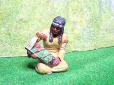 Preiser Elastolin 54616 Indianer Squaw kniend mit Kind grüne Babydecke 1:25 VF28