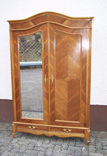 Über 100 Jahre alter Schrank in Nussbaum furniert mit Schubladen