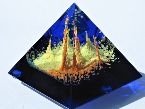 Pyramide aus glas - aus,