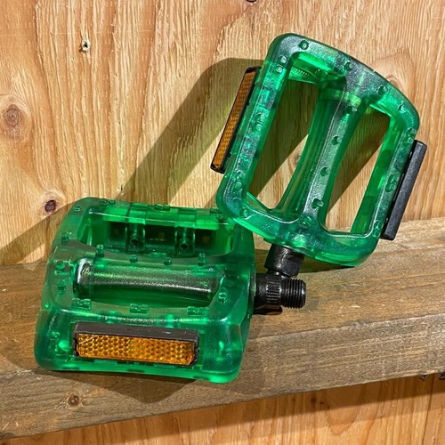 Skeleton green nylon flat - skeleton,