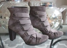 Schicke Stiefeletten, in