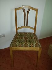 Stuhl mit Polsterstoff