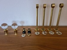 Halterungen und Abschlüsse
