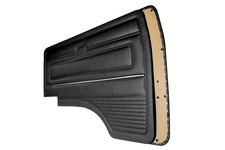 Schwarze Türverkleidung vorn