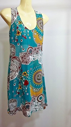 Rückenfreies trägerkleid von - rückenfreies,