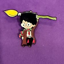 Pin Badge Anstecker, Film Harry Potter hängt am  Besen