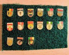 Set mit 15st  Fußballpins
