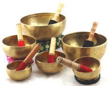 Handgehämmerte Klangschalen +