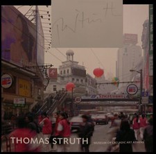 Thomas Struth signiert Katalog
