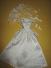 604) ALTES BARBIE BRAUTKLEID+SCHLEIER VIOLETTES LABEL MATTEL+KRONE+SCHUHE+BÜGEL